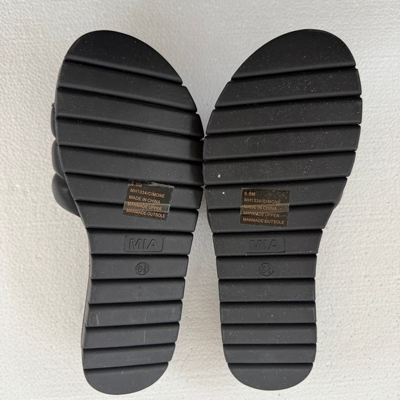 Mia Cimone Quilted Slide - Picture 7 of 10